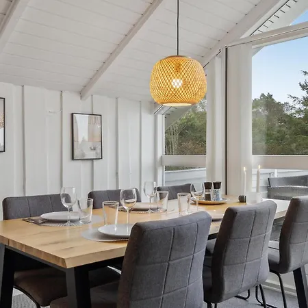Vakantiehuis 2 Bedroom Gorgeous In *
